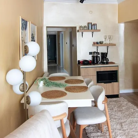 Brand-new Stylish 2br By The Coast In Yedikule דירה *