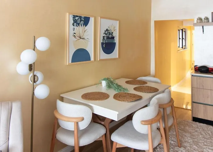 Brand-new Stylish 2br By The Coast In Yedikule 아파트